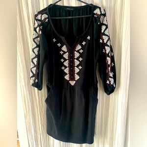 Boho Nanette Lenore embroidered black dress w pockets! Size 6
